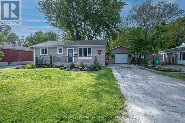 Property Photo: 139 Keefer Street ON N7G 1E1
