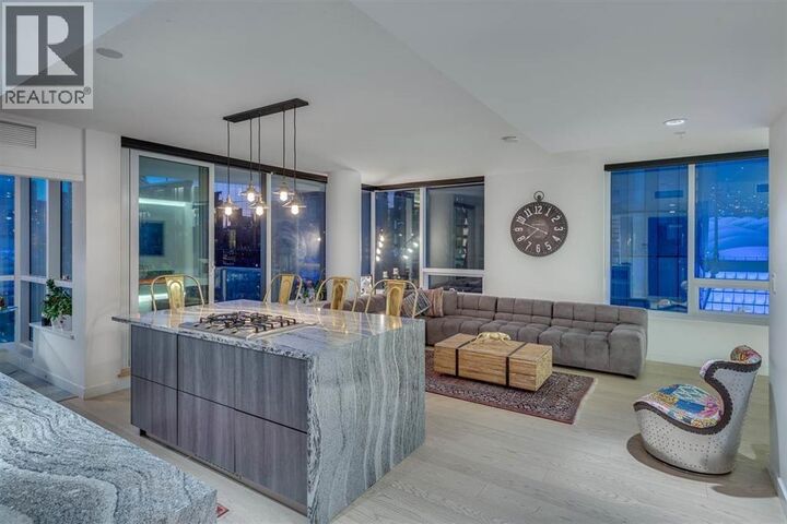 Property Photo:  68 Smithe Street Ph2015  BC V6B 0P4 