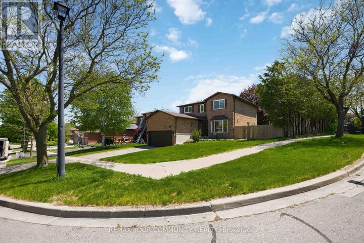 Property Photo:  251 Osmond Crescent  ON L3Y 7L3 