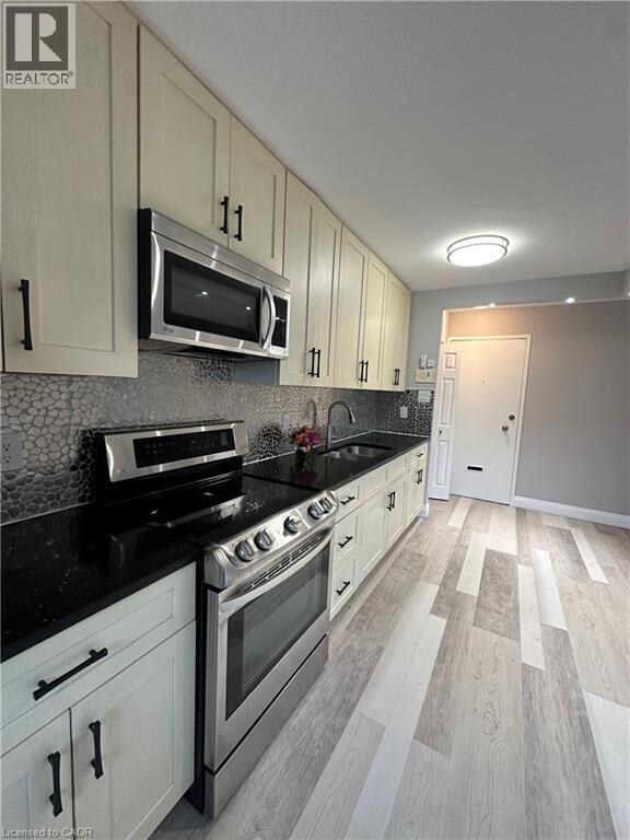 Property Photo:  50 Hilda Avenue 304  ON L8M 3E6 