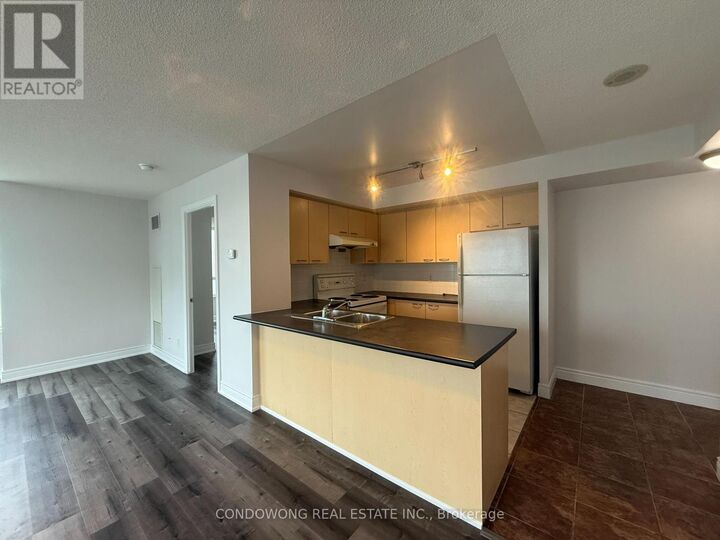 Property Photo:  48 Suncrest Boulevard 918  ON L3T 7Y5 