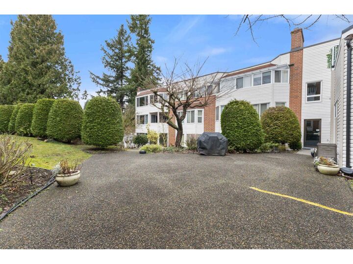 Property Photo: 32098 George Ferguson Way 302 BC V2T 2K6