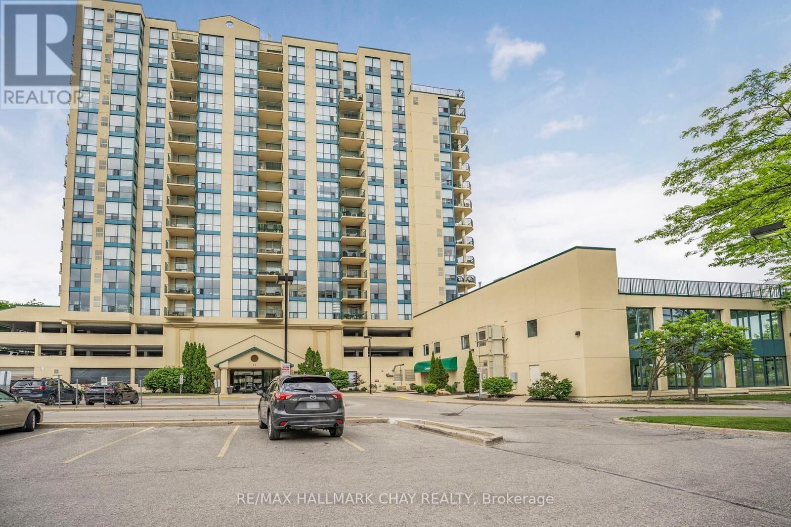 Property Photo:  65 Ellen Street 610  ON L4N 3A5 