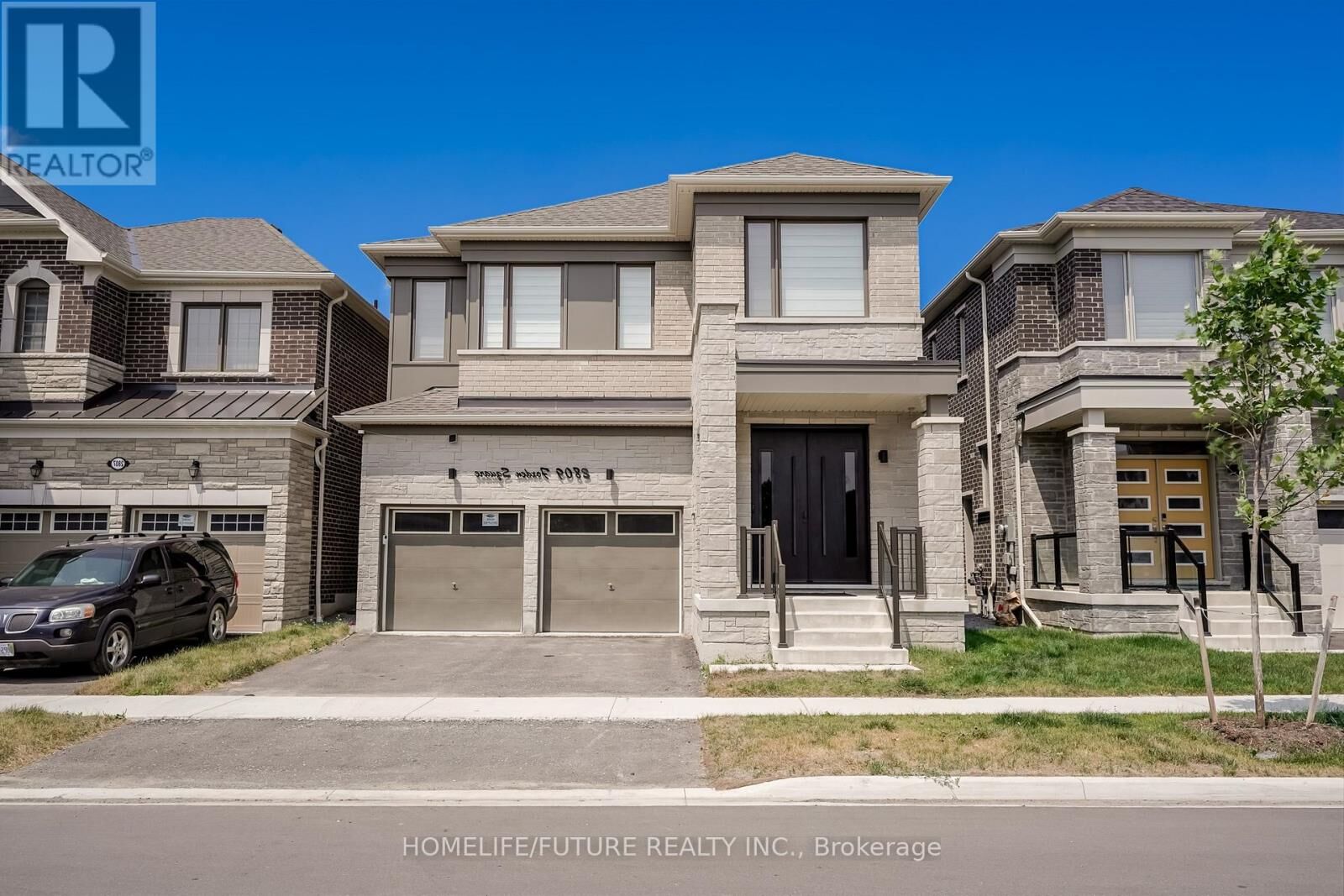 Property Photo:  2809 Foxden Square  ON L1X 0N8 