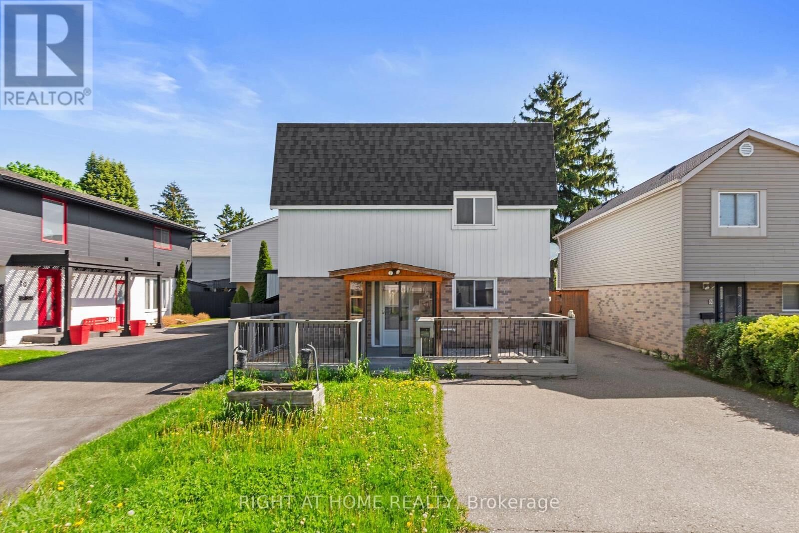 Property Photo: 9 Highland Trail ON L6S 1P4