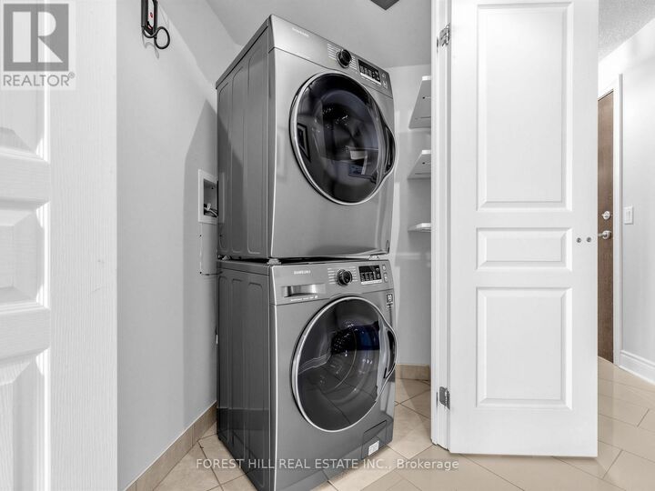 Property Photo:  7 North Park Road 511  ON L4J 0C9 