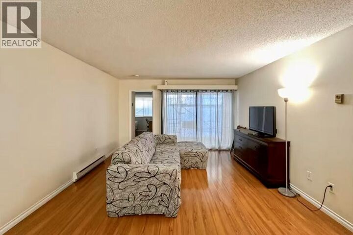 Property Photo:  836 Twelfth Street 2F  BC V3M 4K3 