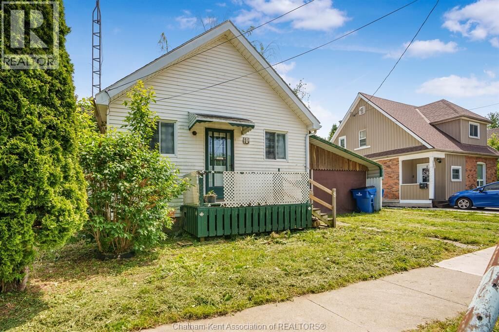 Property Photo:  8 Gray Street  ON N7M 1S6 