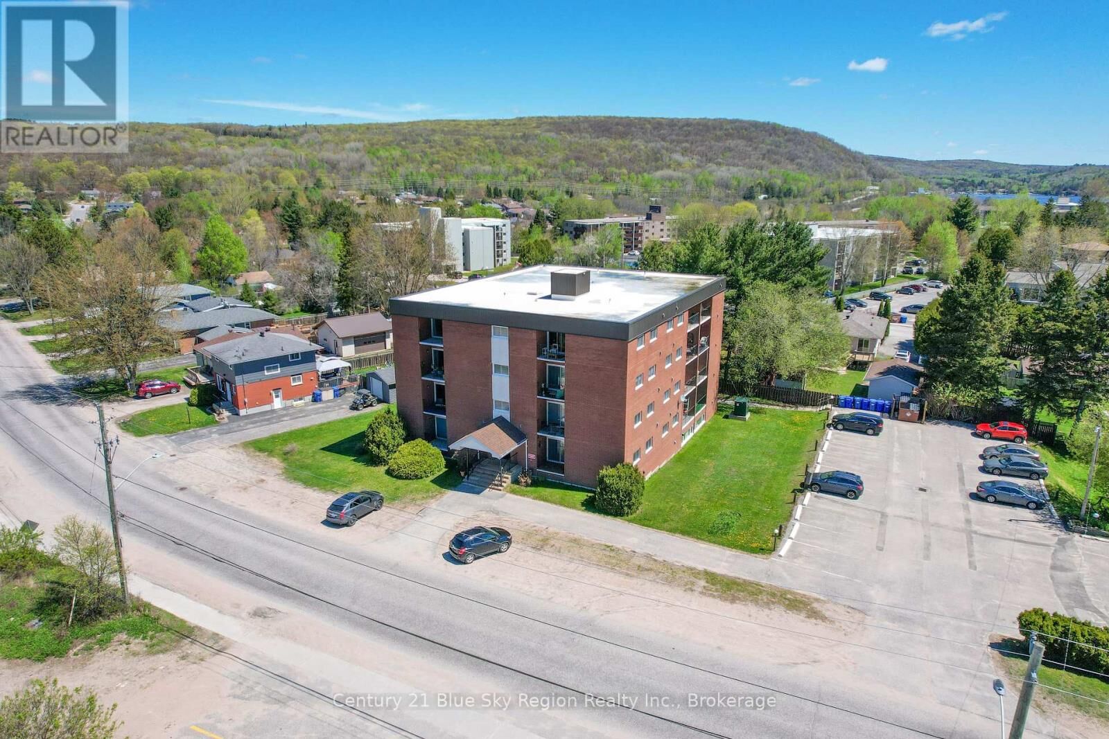 Property Photo:  122 Giroux Street 305  ON P1B 7Y7 