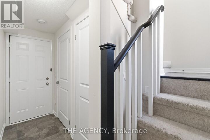 Property Photo:  37 Ormerod Lane  ON L4S 0G3 