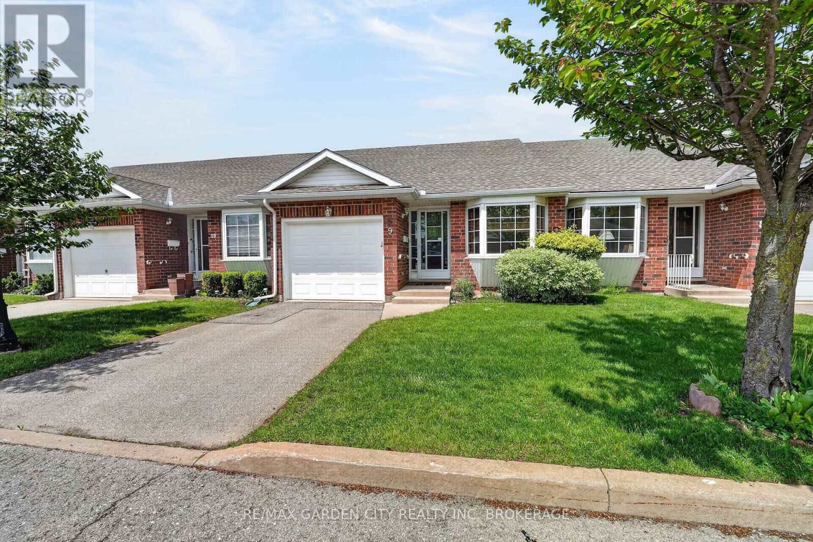 Property Photo:  162 First Street 9  ON L3B 4S2 