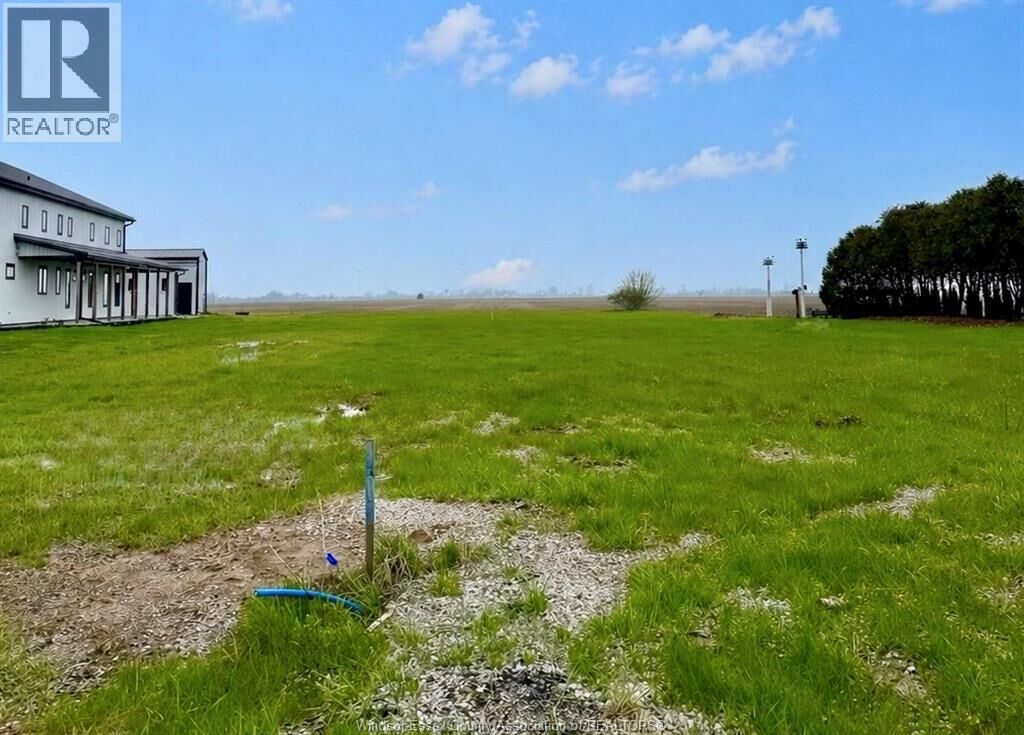 Property Photo:  215 Erie Street South  ON N0P 1W0 