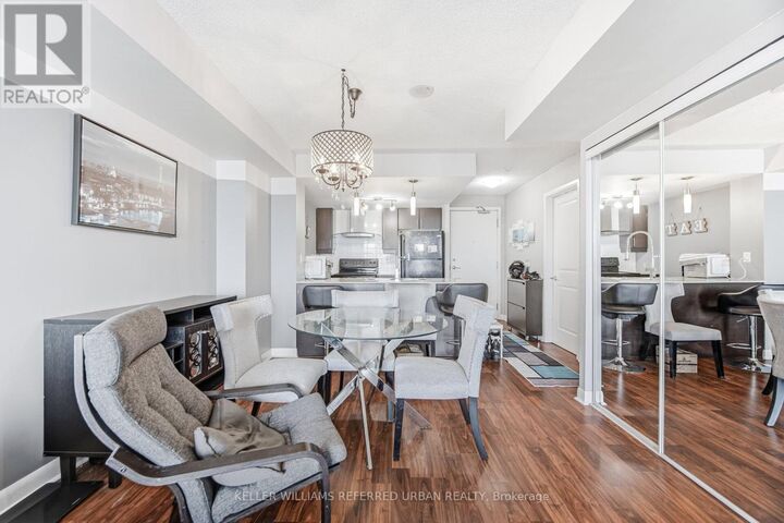 Property Photo:  25 Town Centre Court 3203  ON M1P 0B4 