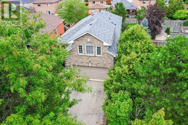 Property Photo: 13 Paulette Way ON L7E 1X2