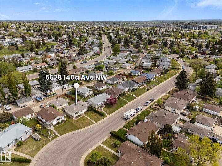 Property Photo:  5628 140A Avenue NW  AB T5A 1H3 