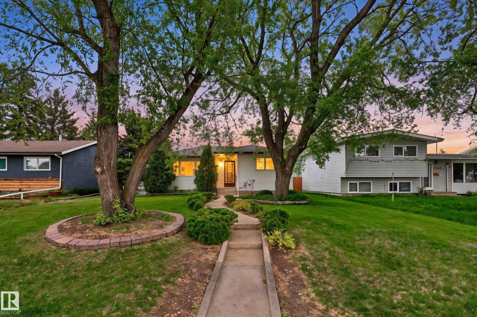 Property Photo:  13319 118 Street NW  AB T5E 5L6 