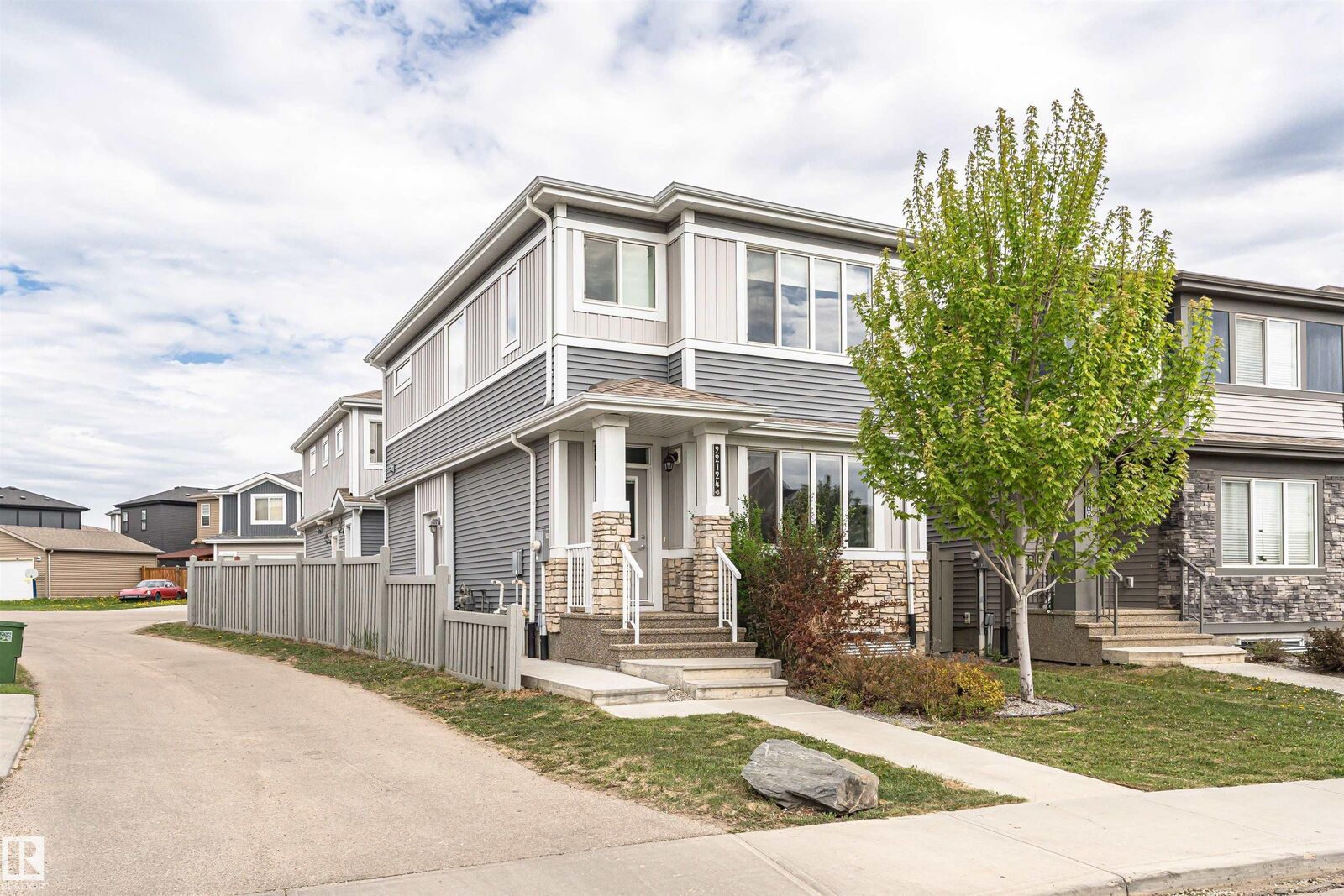Property Photo: 22124 85 Avenue NW AB T5T 7E4
