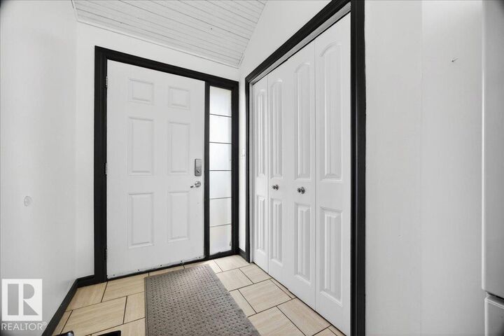 Property Photo:  5040 52 Street  AB T0B 0C0 