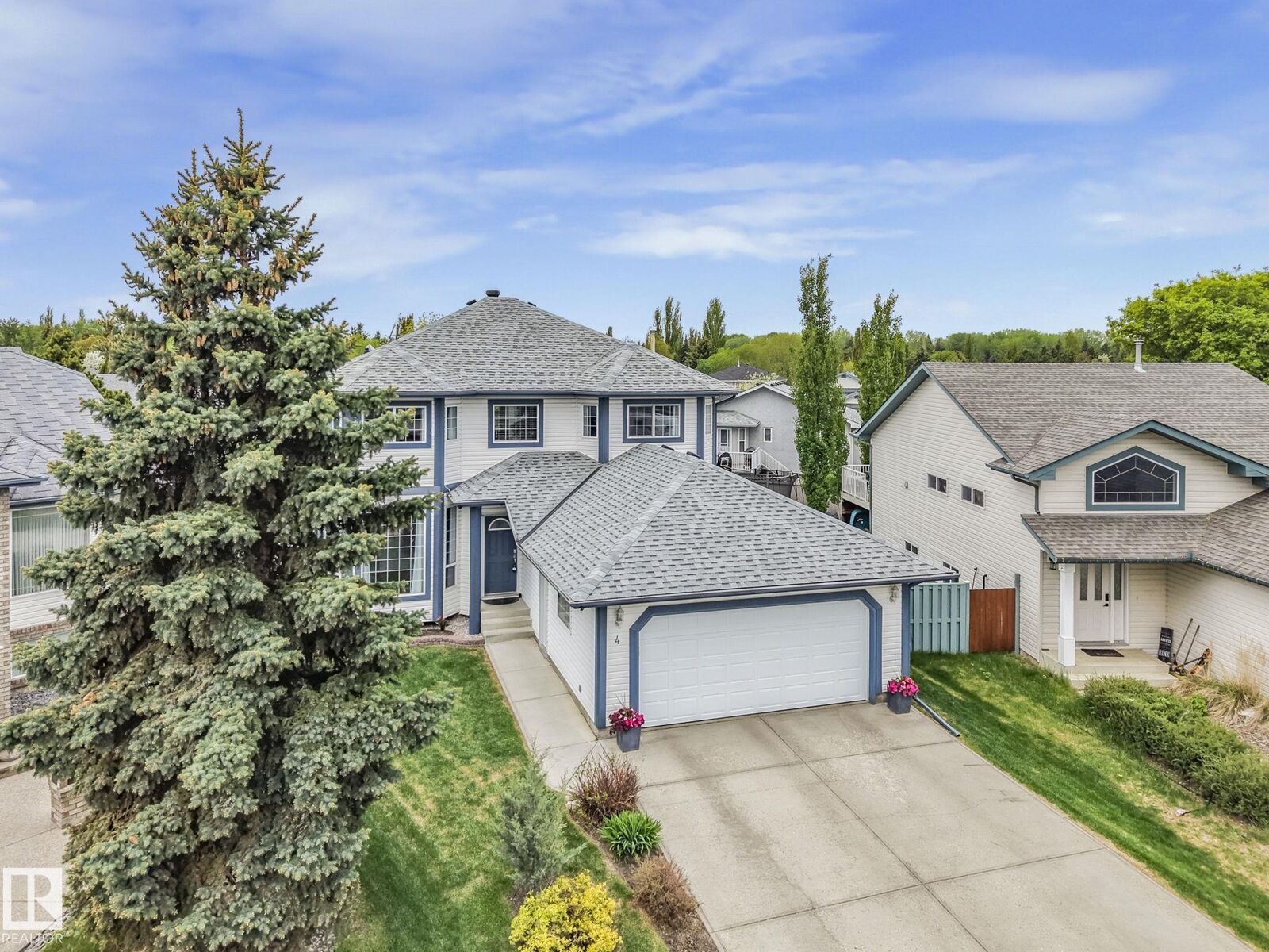 Property Photo: 4 Halden Court AB T7X 2V6