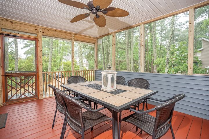 Property Photo: 5387 Oak Dr VA 23336