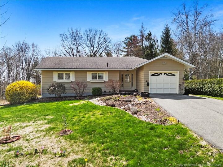 19 Forest Acres Court — photo 1