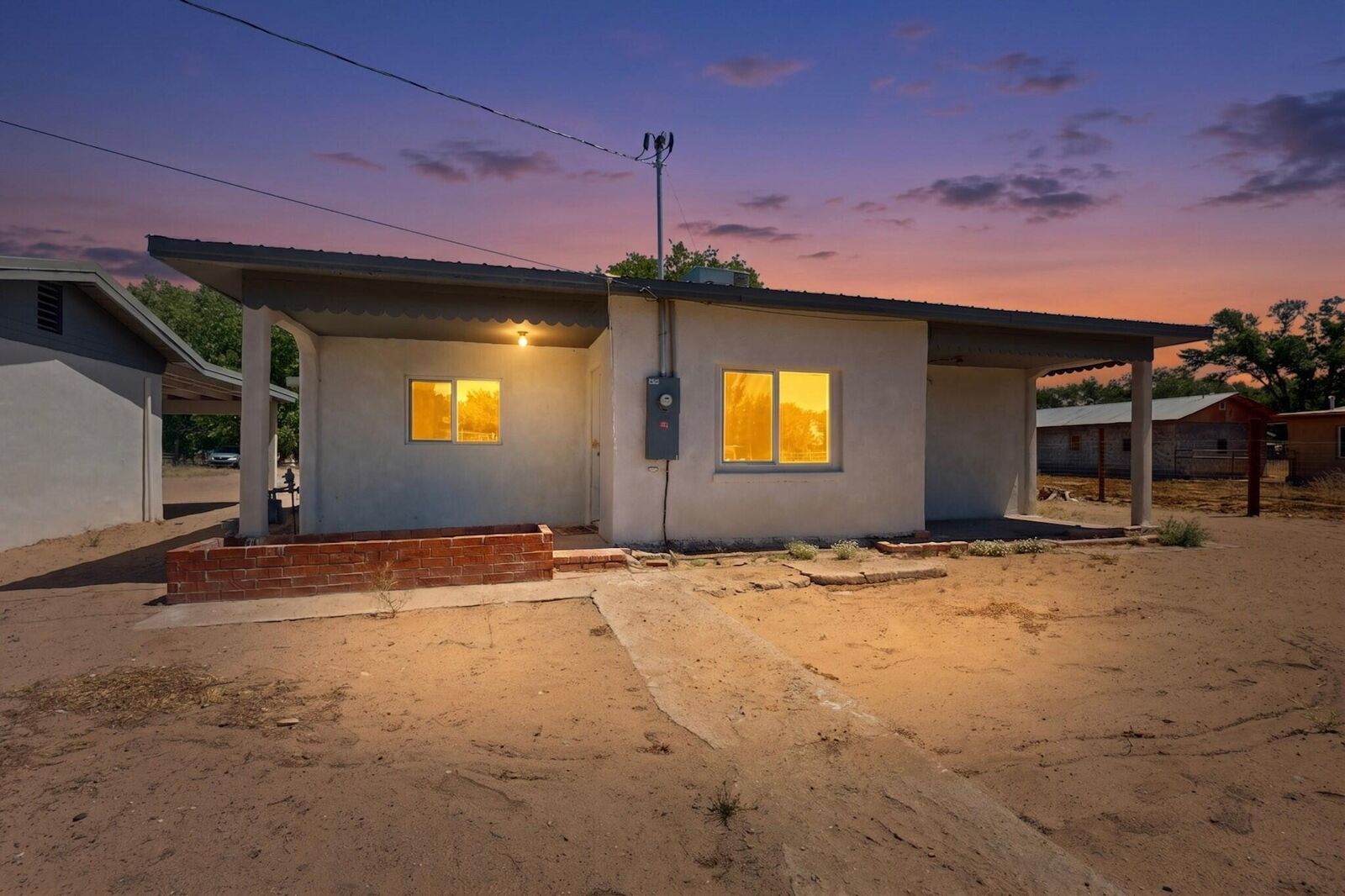 Property Photo:  1104 E River Road  NM 87002 