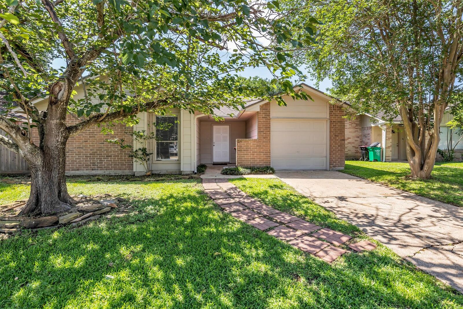 Property Photo: 23819 Griffin House Lane TX 77493