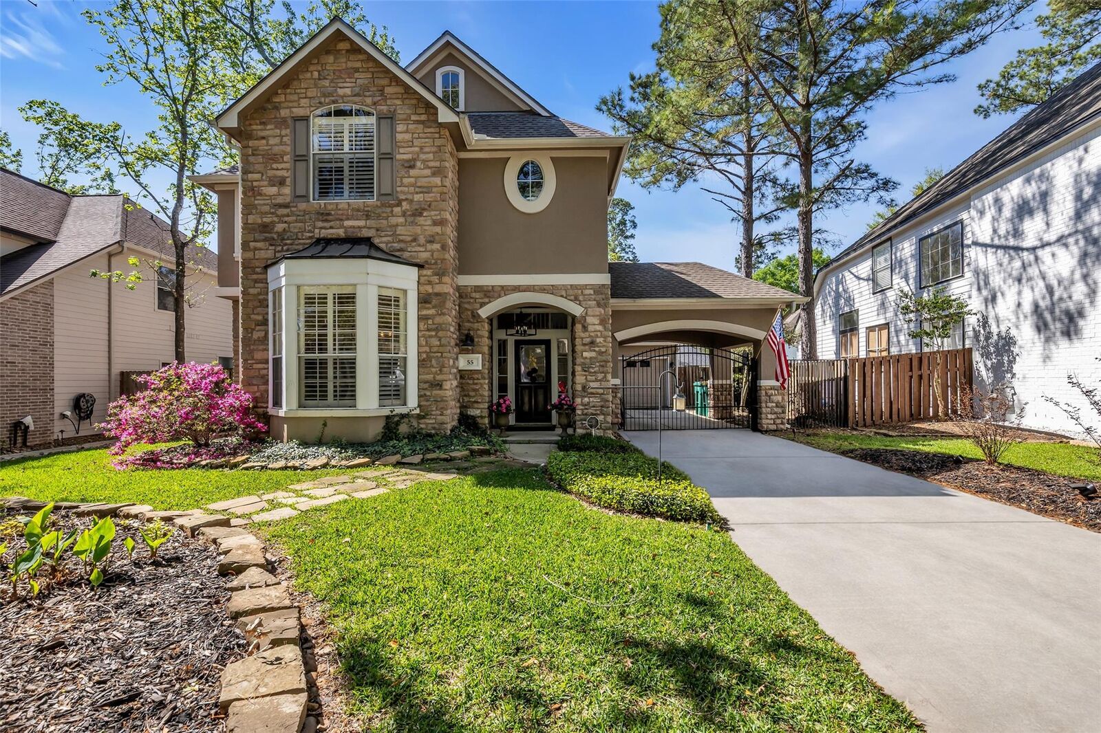 Property Photo: 55 S Bethany Bend Circle S TX 77382