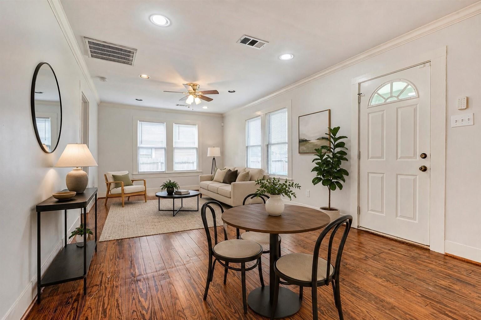Property Photo:  404 E 29th Street  TX 77008 