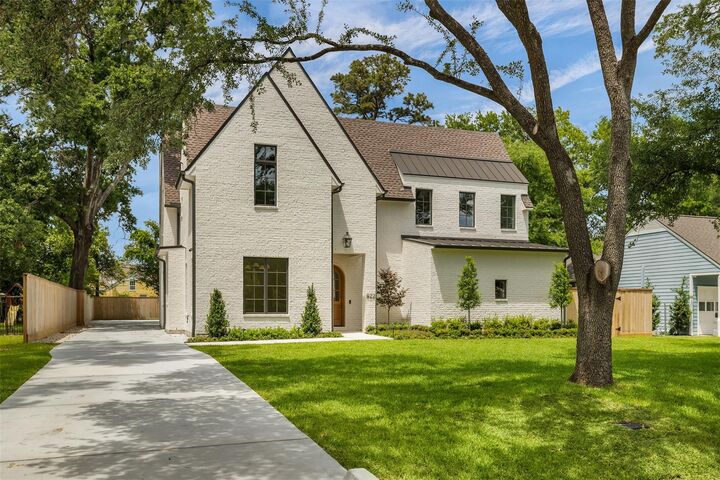 Property Photo:  822 W 31st Street  TX 77018 