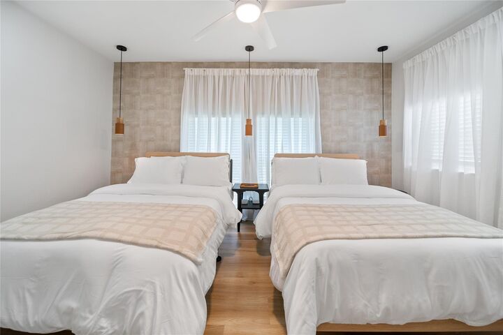 Property Photo:  4704 Park Drive 6  TX 77023 