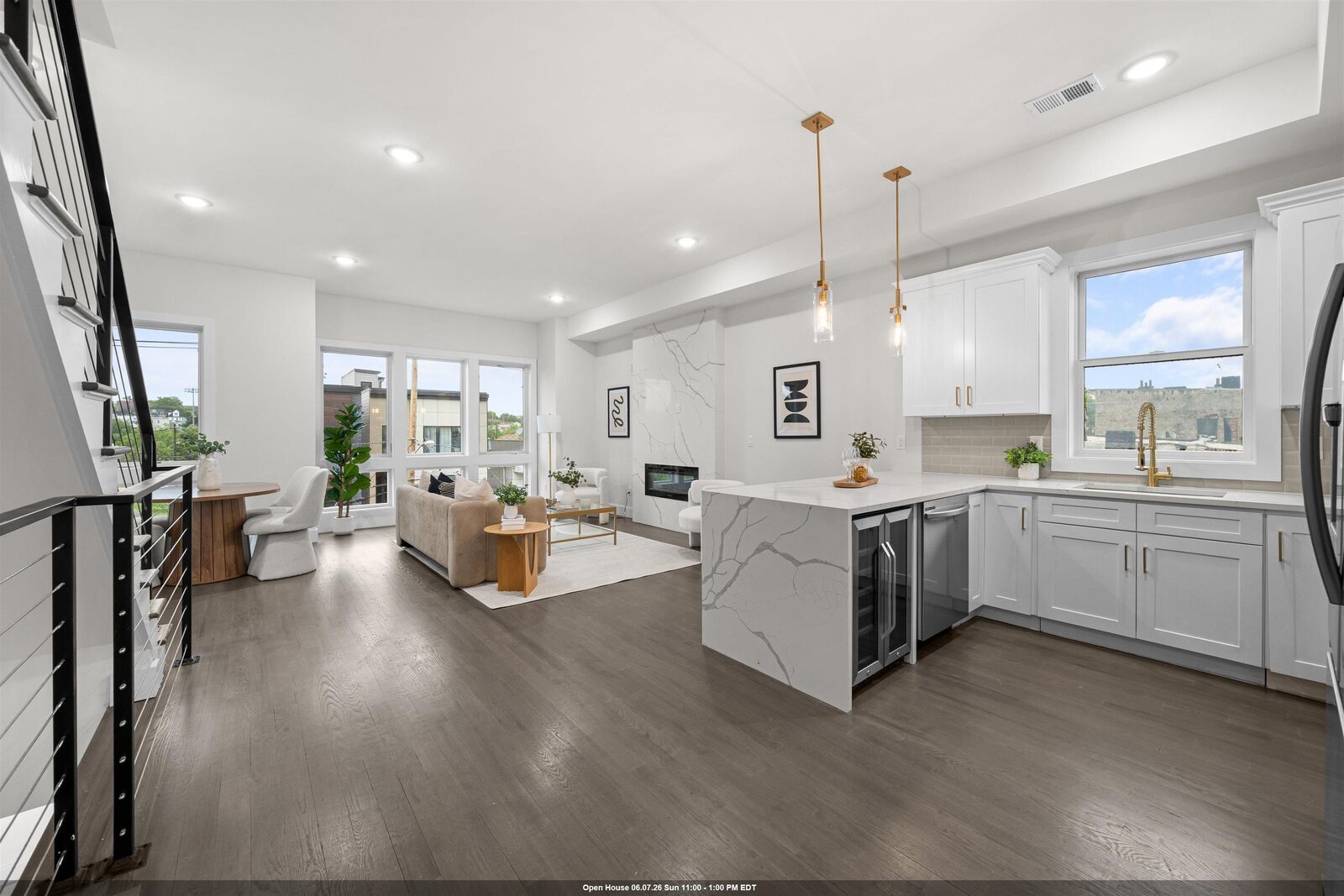 Property Photo:  98 Van Horne St 2  NJ 07304 