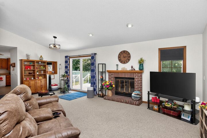 Property Photo: 5408 Woodland Avenue IA 50266