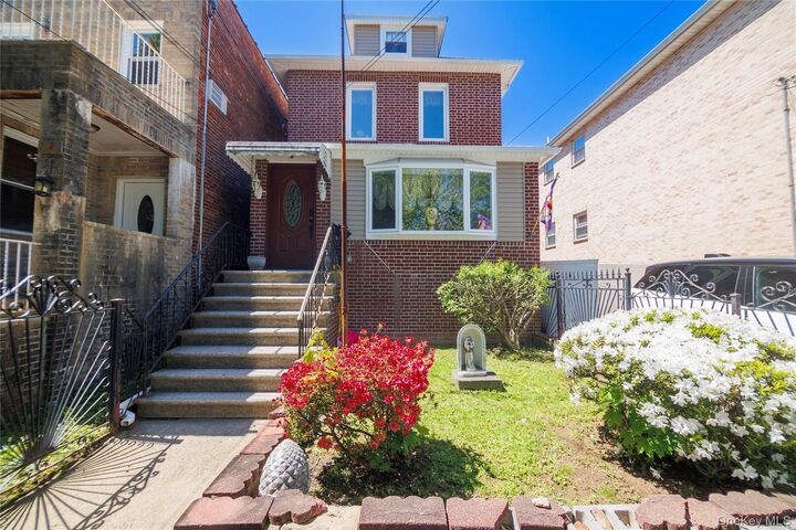 Property Photo:  1715 Hering Avenue  NY 10461 