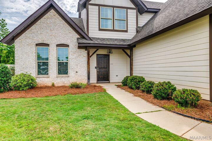 Property Photo: 689 Shelton Cove AL 36830
