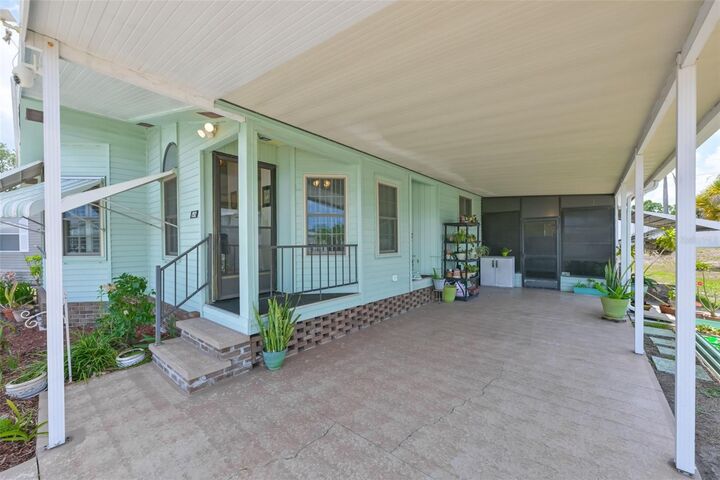 Property Photo:  192 S Port Royal Lane  FL 33572 