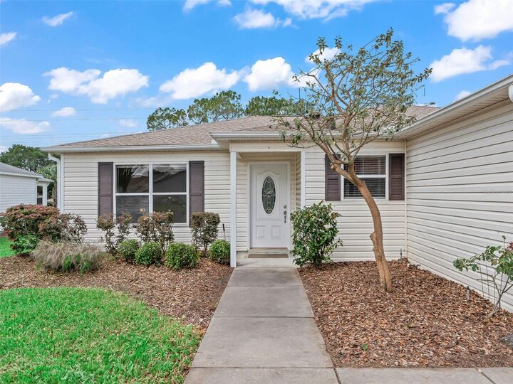 Property Photo:  722 Camino Del Rey Drive  FL 32159 