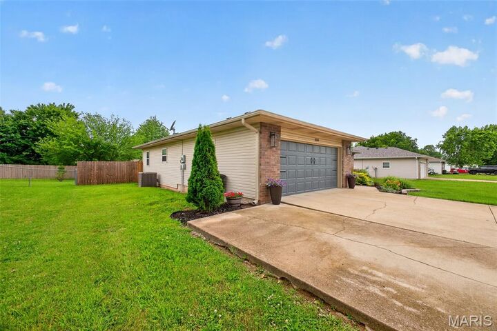 Property Photo:  1533 Ryan Street  MO 65536 