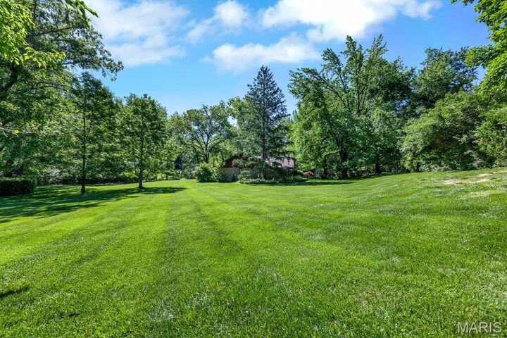 Property Photo:  1 Huntleigh Trails Lane  MO 63131 