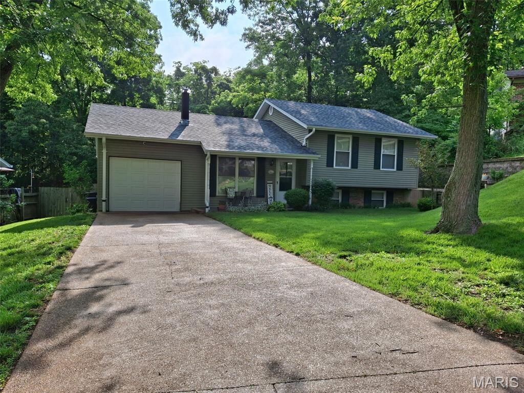 Property Photo: 2115 Ayrshire Court MO 63052