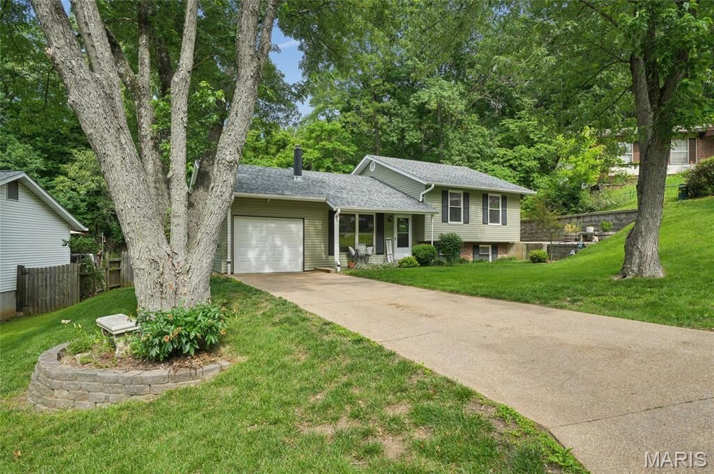 Property Photo: 2115 Ayrshire Court MO 63052