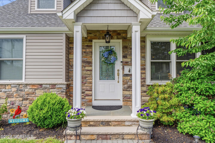 Property Photo:  4 Douglas Road  NJ 08816 