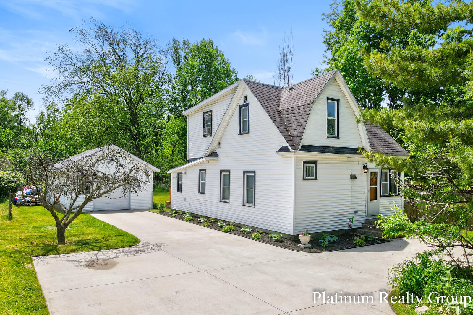 Property Photo: 736 4 Mile Road NE MI 49525