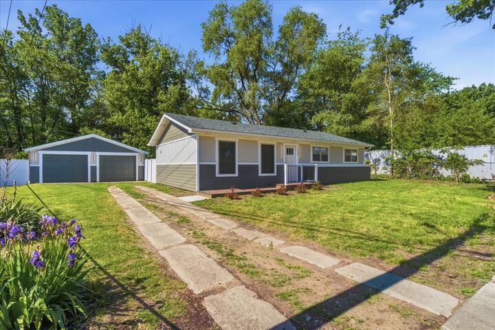 Property Photo: 7468 E Parr Street IL 60964