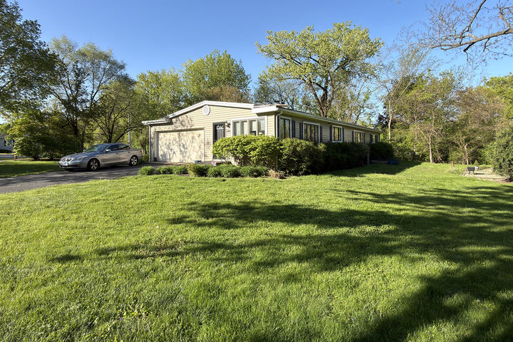 Property Photo: 248 S Brockway Street IL 60067