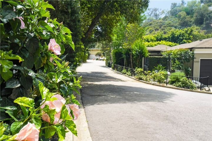 Property Photo:  1364 Braeridge Drive  CA 90210 