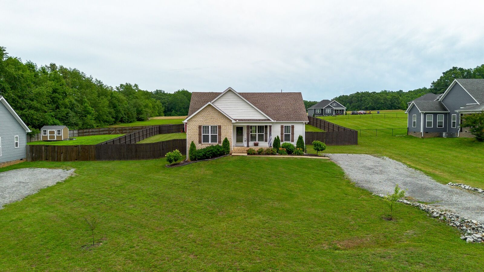Property Photo:  291 Dorris Rd  TN 37148 