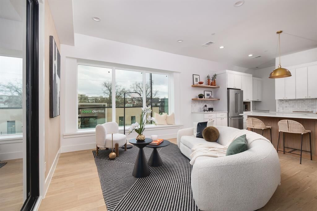 Property Photo: 3053 Wycliff Avenue 201 TX 75219