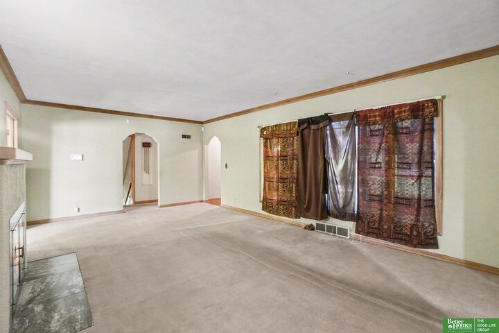 Property Photo: 3101 N 49 Avenue NE 68104