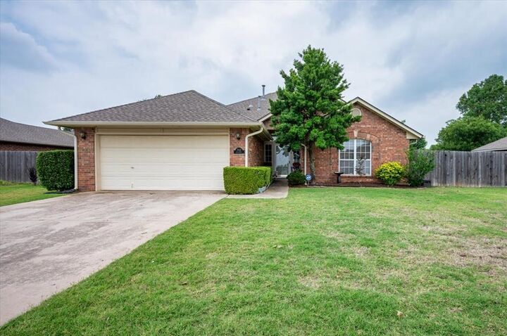 Property Photo: 2912 Astor Drive OK 73072